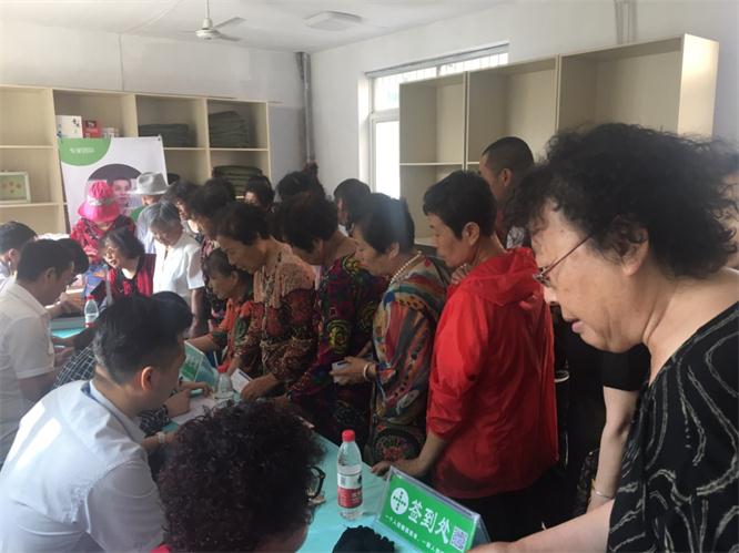 口腔义诊进社区，，，牙齿康健零距离
